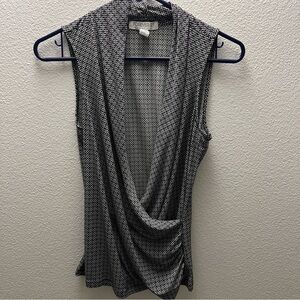 Forever 21 Elegant Blouse in Black and White